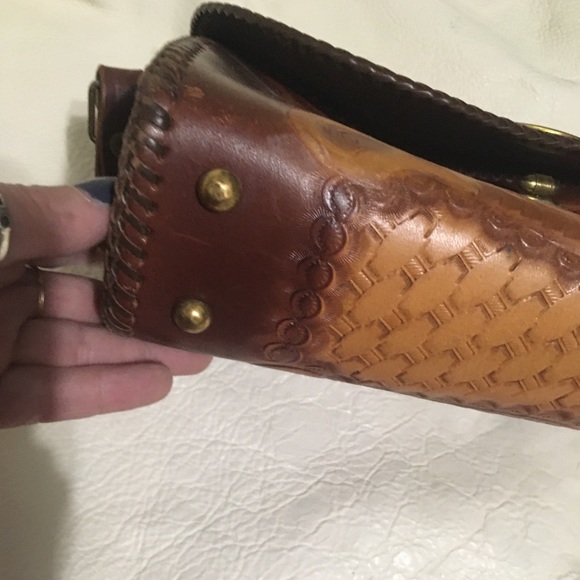 Vintage hand tooled leather bag - Picture 3 of 8